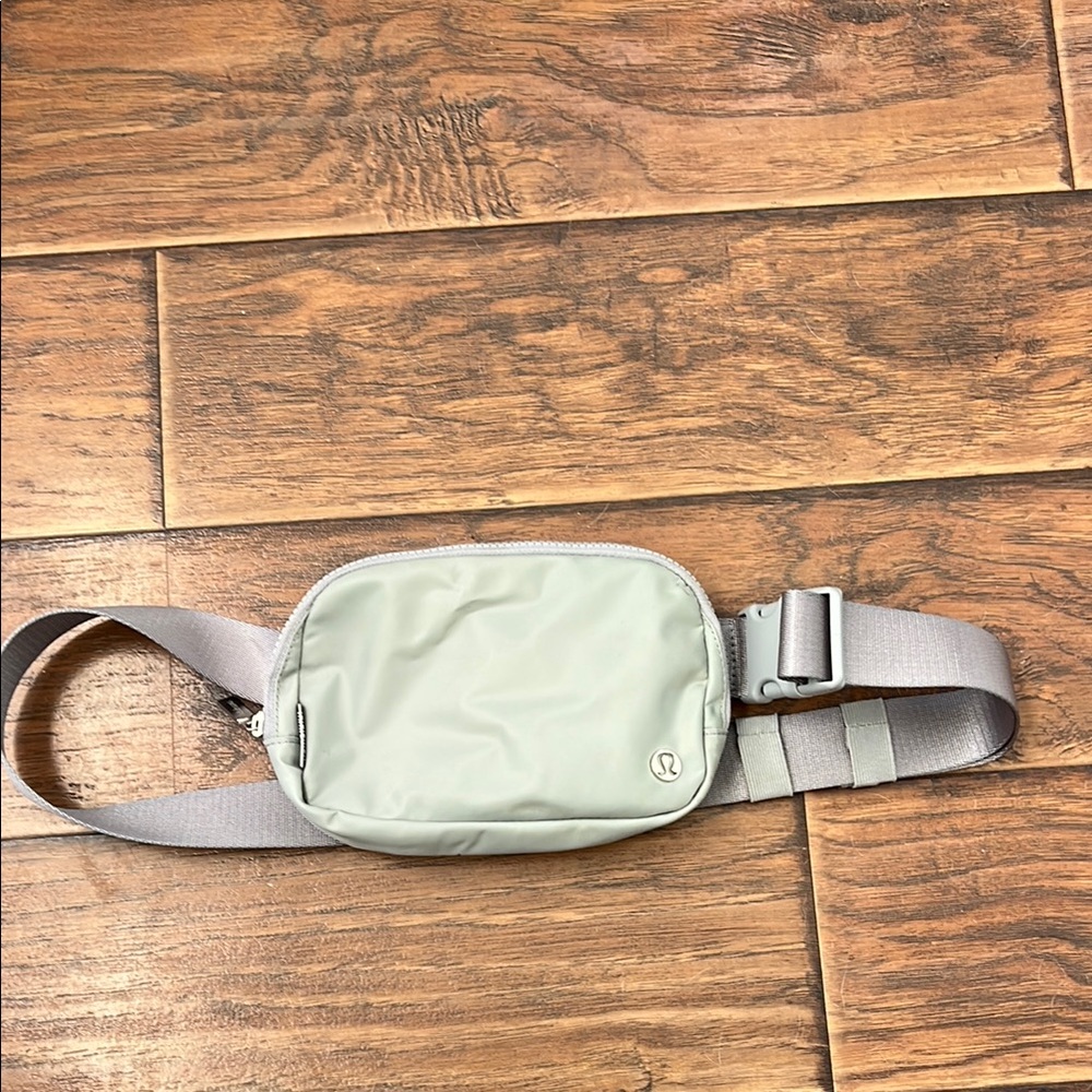 Lululemon Athletica Gray Belt Bag with Adjustable Strap